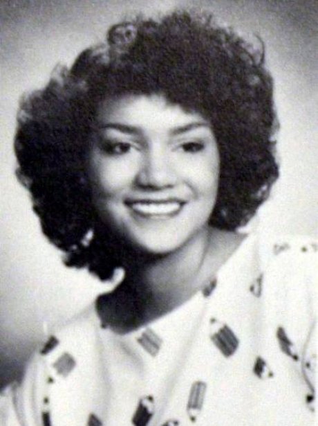 halle-berry-celebrity-yearbook-pictures-1368458345-view-1.jpg