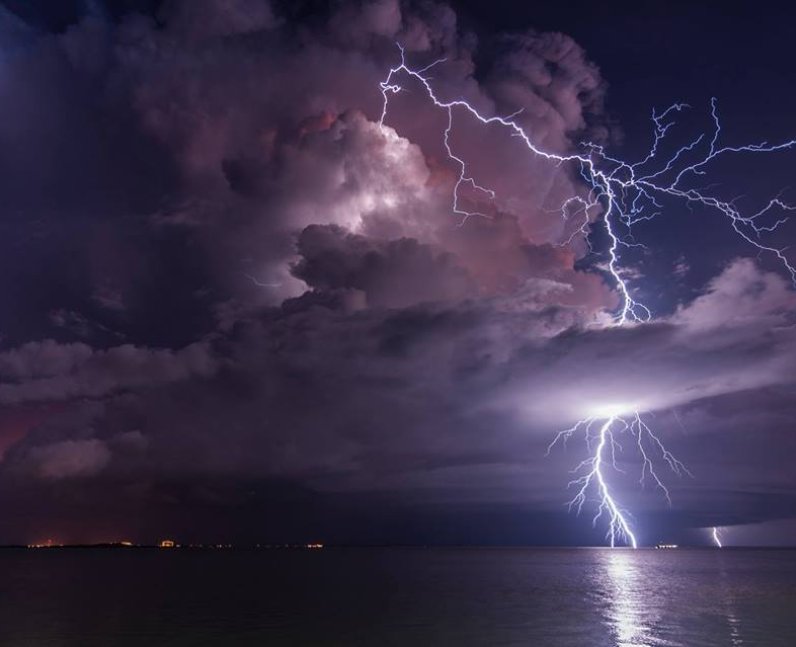 11. Sometimes, nature really is awesome. This lightning strike in ...